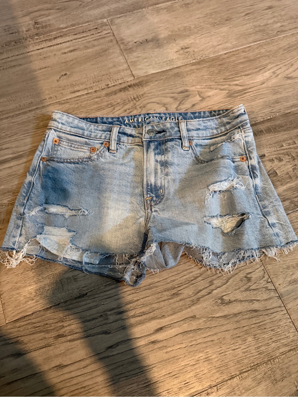 American Eagle Light Wash Distressed Denim Shorts - Women NWOT